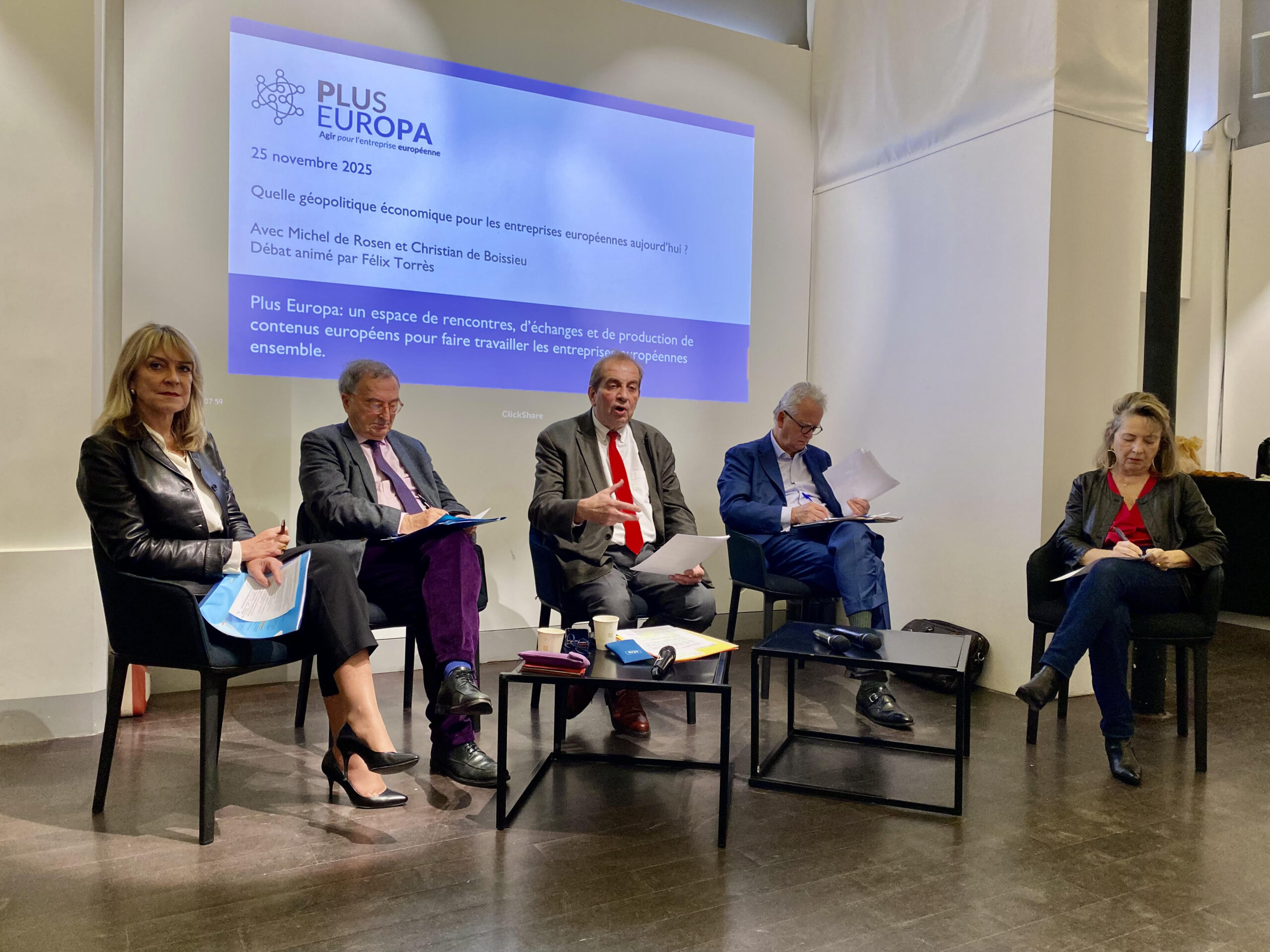 Plus Europa, une association qui invtent les entreprises européennes à travailler ensemble